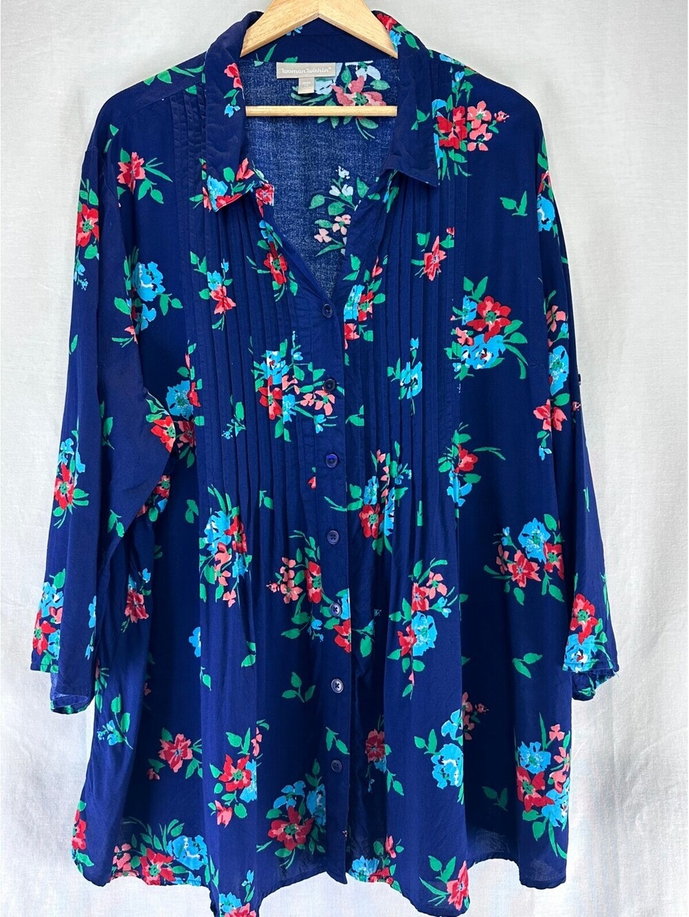 Woman Within 2X 26/28 Navy Floral Rayon Pintuck Tunic Blouse